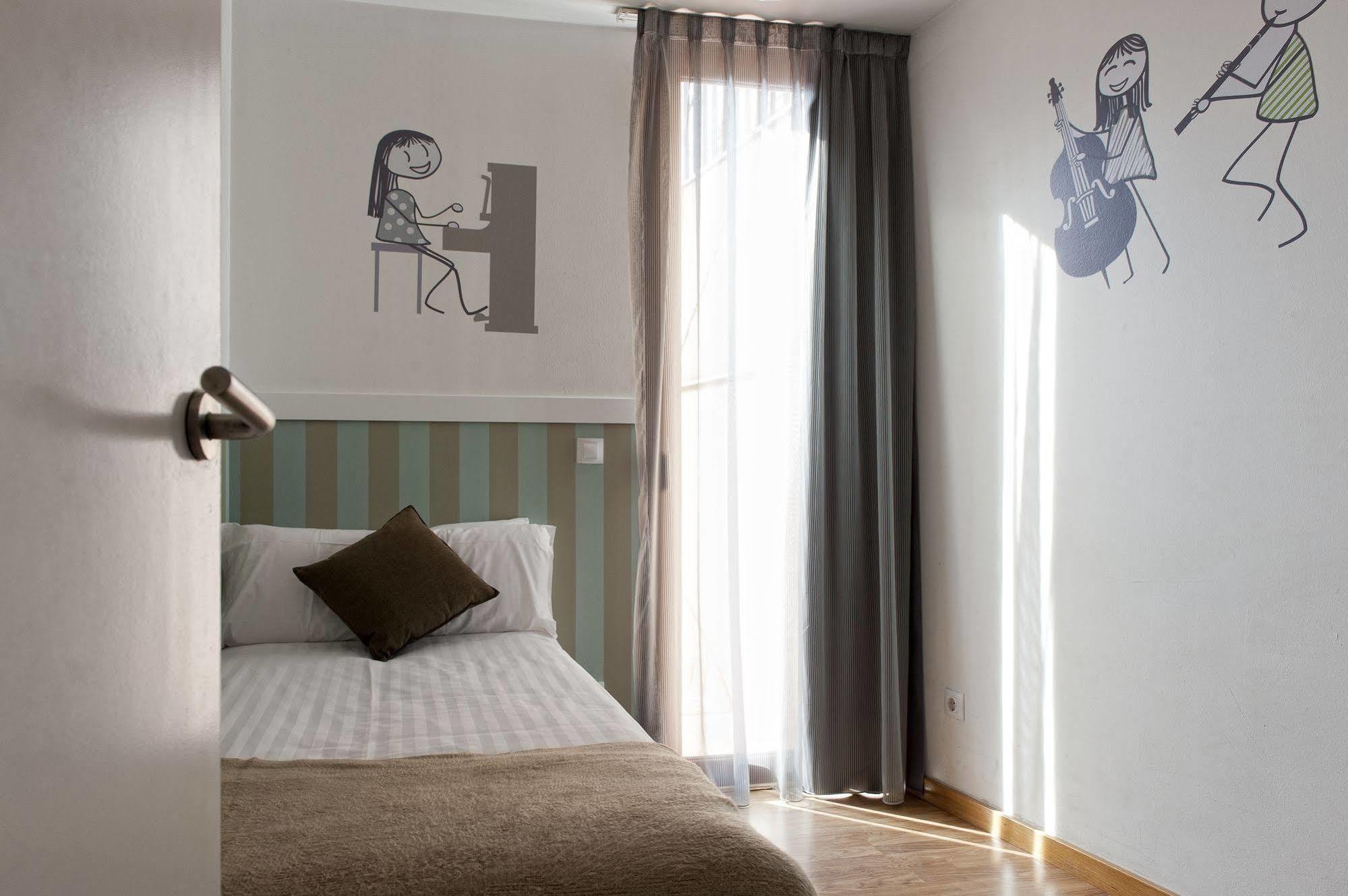 Mh Apartments Liceo Барселона Екстер'єр фото
