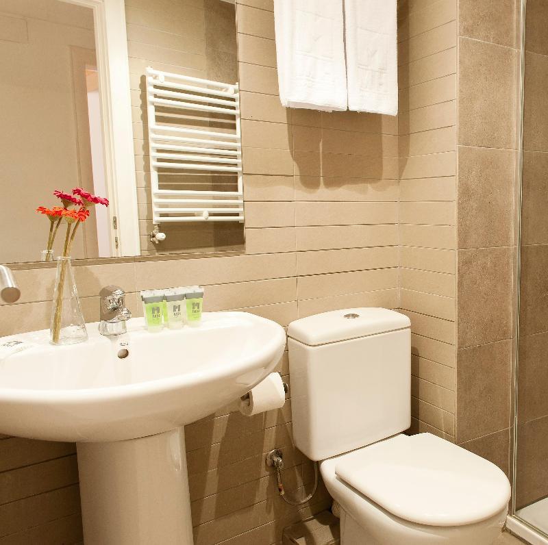 Mh Apartments Liceo Барселона Екстер'єр фото